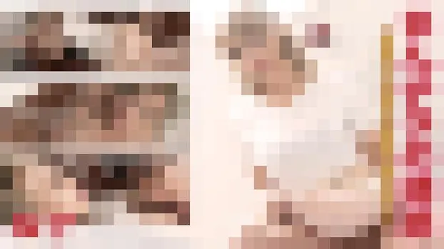 ルナ：まんチラの誘惑 ～金髪ママの濡れた股間に誘われて～（av9898）