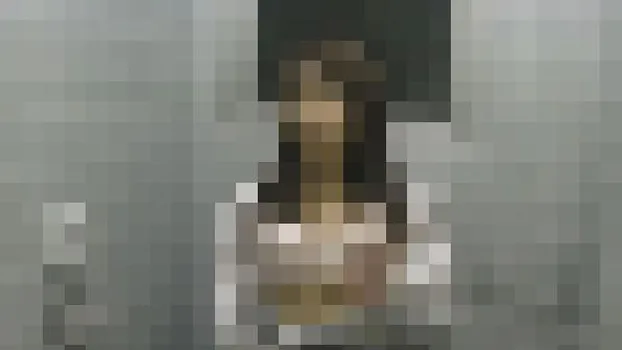 百貨店で働く熟女の卑猥なトイレマジイキオナニー盗撮2