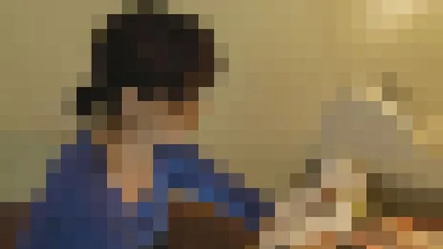 喫茶店カウンターパンチラ4