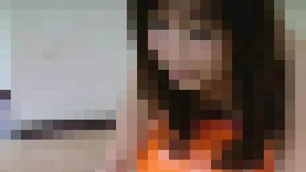 バランスボールではち切れんばかりに反られた胸チラ盗撮 2