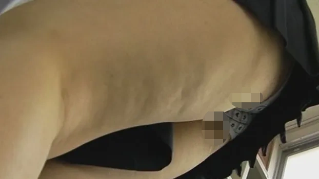 無防備女子校生下駄箱パンチラ