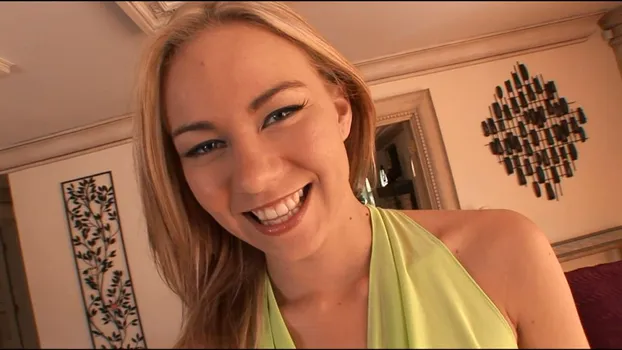 Melanie Jayne：メラニー・ジェイニーは隣のビッチで、ファックされる必要がある