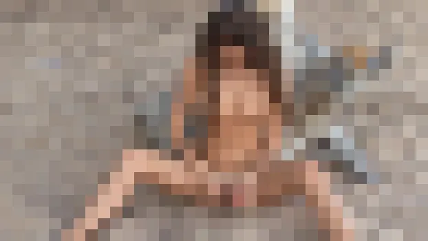 ルーシー・G：Lucy’s Style Is All About Being Naked At The Beach